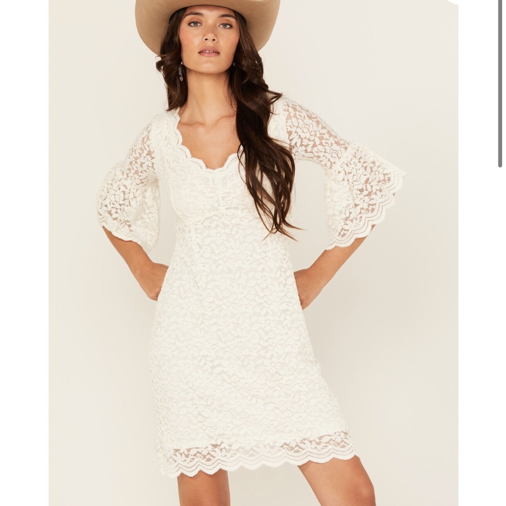 NWT Shyanne White Long Sleeve Lace Dress